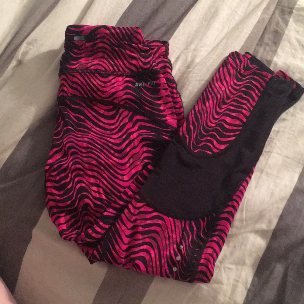 Nike Dri Fit - Picture 2 of 5